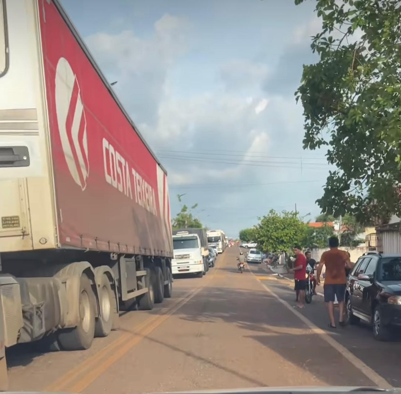 Tocantinópolis proíbe trânsito de veículos pesados após desabamento e caos nas vias urbanas