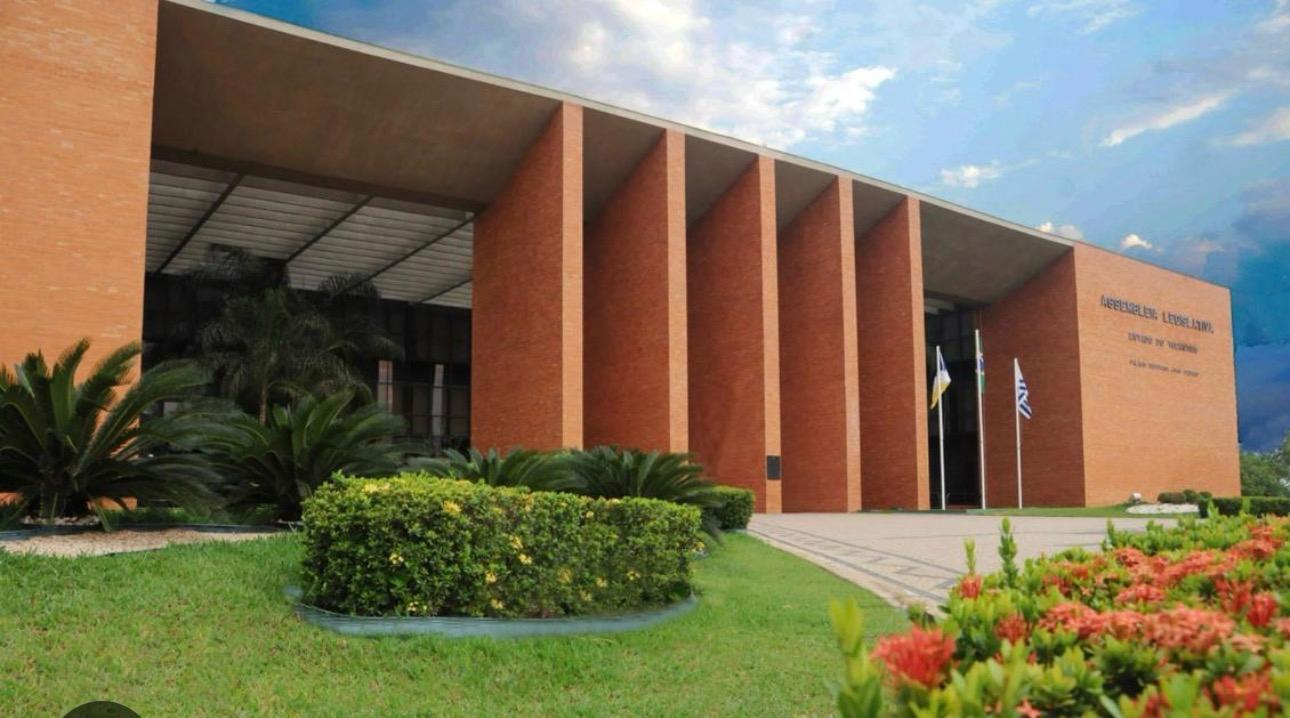 Assembleia do Tocantins aprova emendas que ampliam direitos de profissionais da Educação no novo PCCR