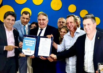 Laurez sanciona novo PCCR.