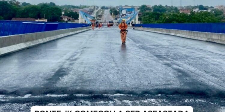 Ponte JK começou a recebe asfalto.