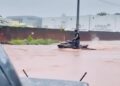 Moto aquática em plena rua
