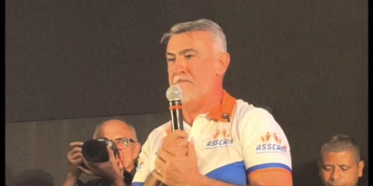 Amélio Cayres, colocou um prazo decisivo para definir seu futuro político.