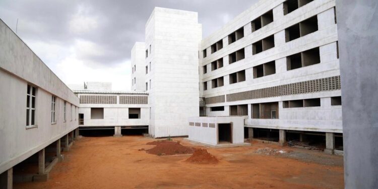 Construção do Hospital Geral de Araguaína.