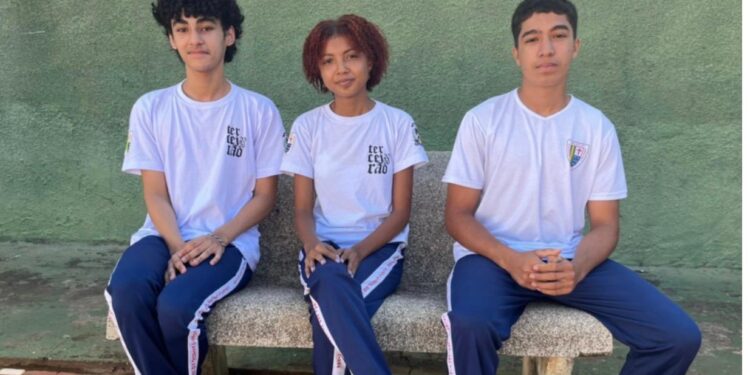 ESTUDANTES DO BICO DO PAPAGAIO SÃO DESTAQUE NACIONAL